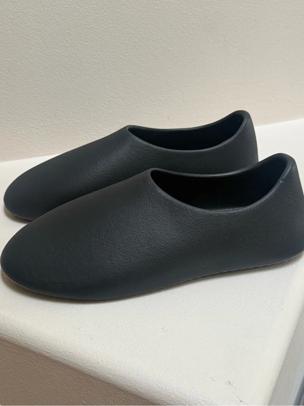 New Yeezy Black Clogs Size 14 | SHIPS NEXT DAY Skip The 13 Week Wait!